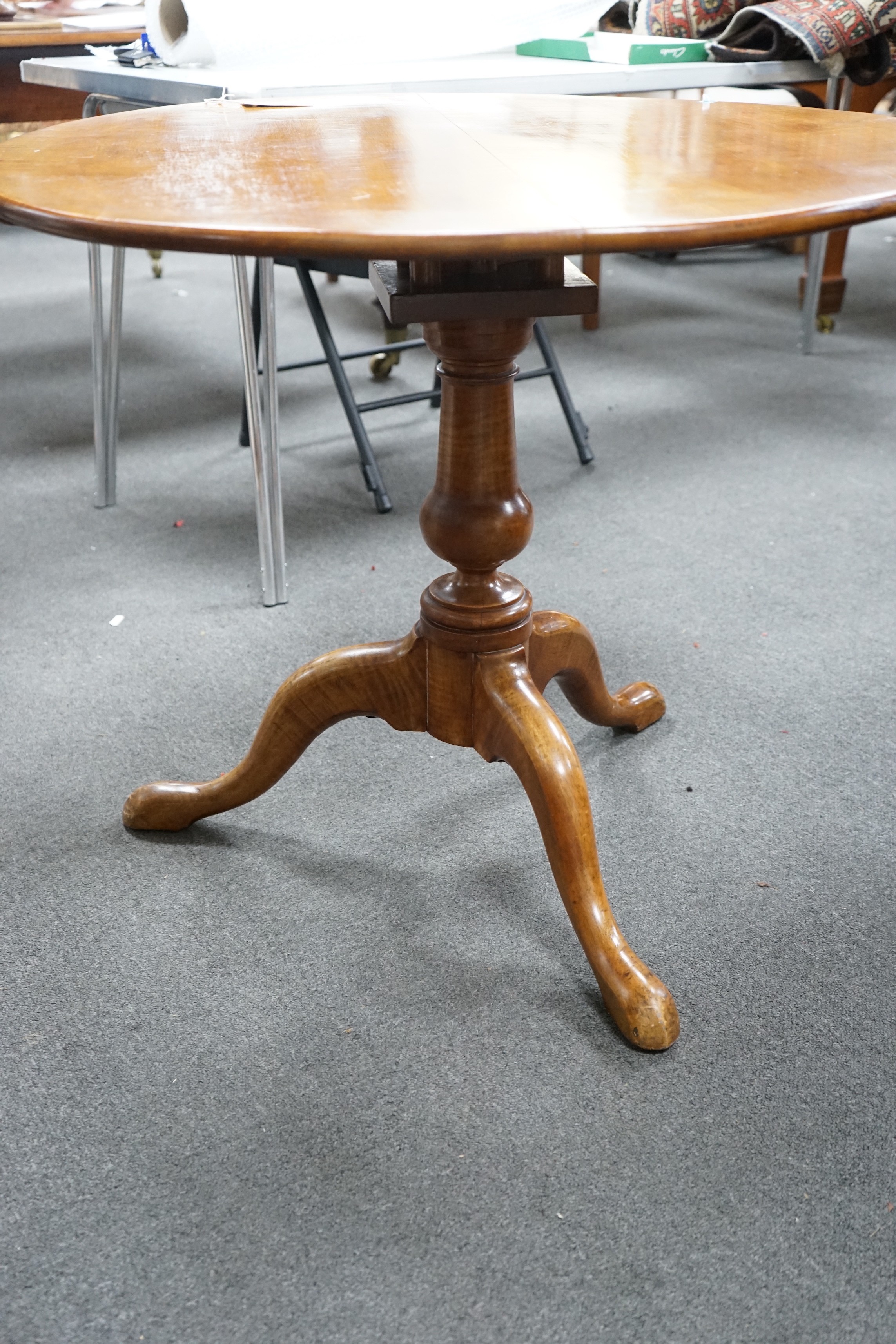 A Victorian circular satin birch tilt top tea table with bird cage action, diameter 84cm, height 70cm